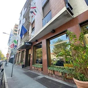 Mokinba Sant'ambroeus إيطاليا
